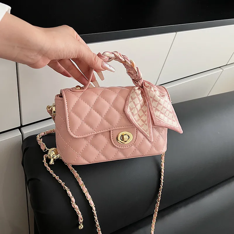 Women's Fashion Quilted Chain Crossbody Bag PU Leather Luxury Designer Style Small Square Shoulder Bag Daily Purse