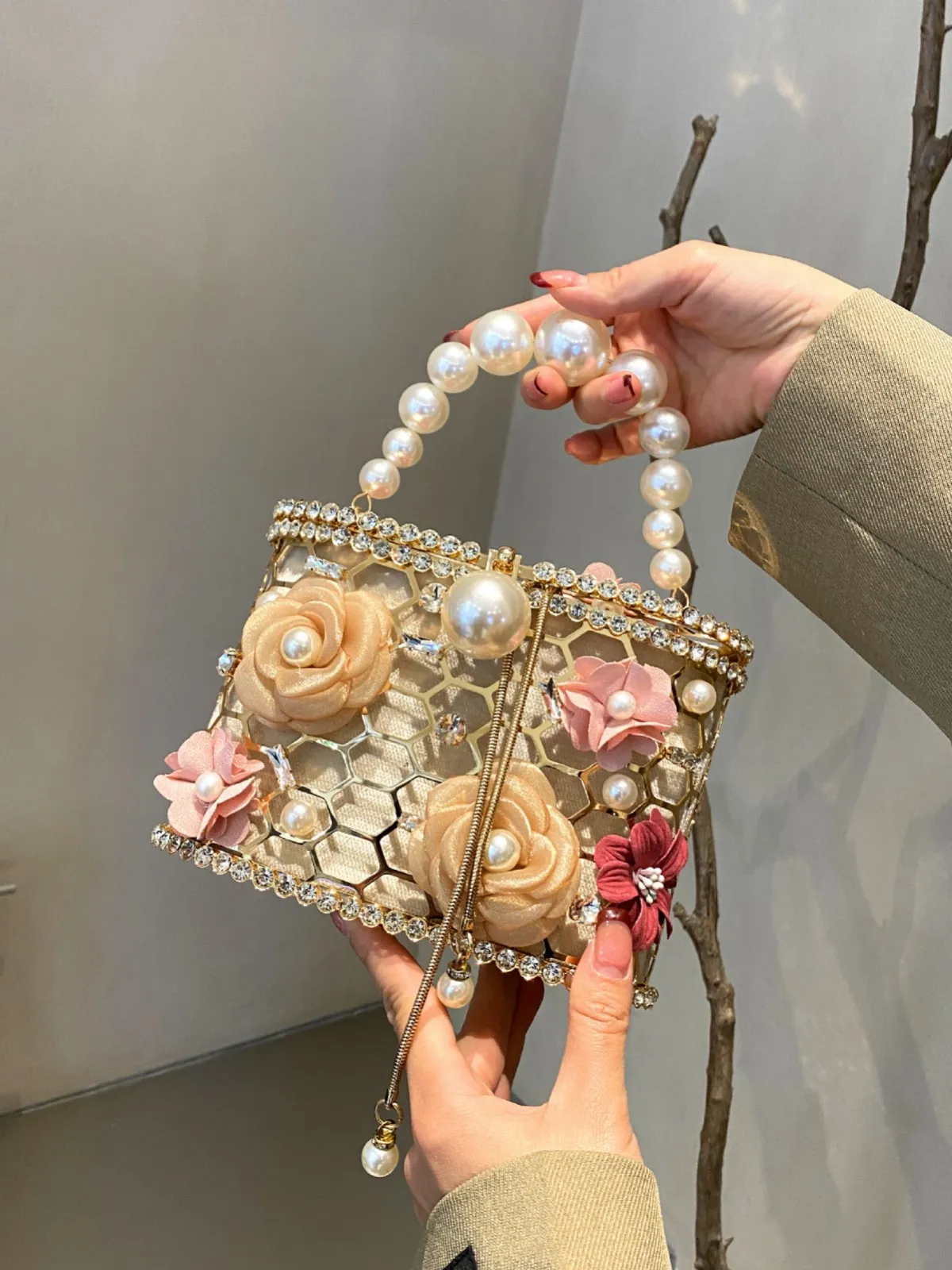 Borsa da Sera Traforata in Metallo Strass Perla Artificiale Pochette Rigida in Acrilico Borsa a Tracolla da Donna Festa di Banchetto
