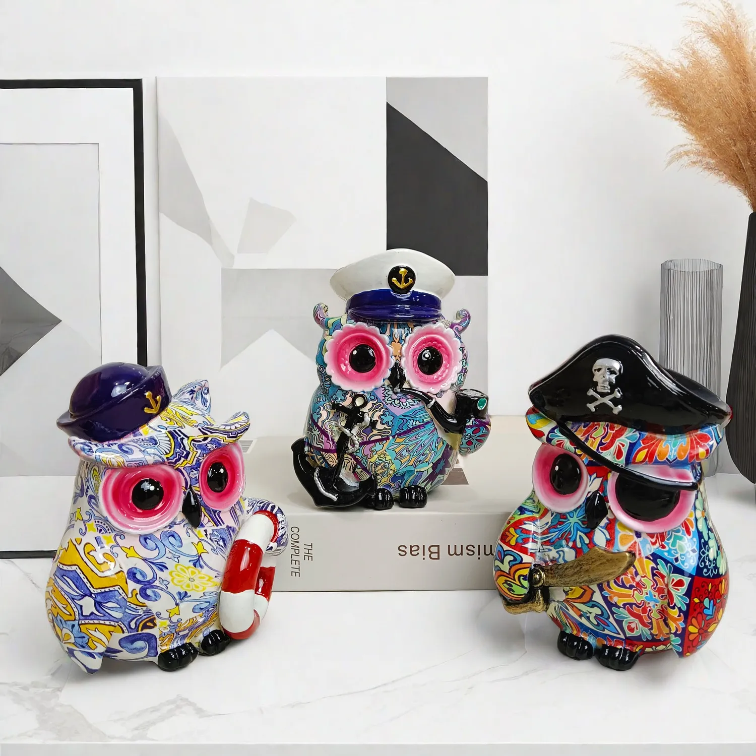 Creative Resin Owl Figurine Pirate Captain Animal Statue Desktop Ornament Home Study Room Office Decor