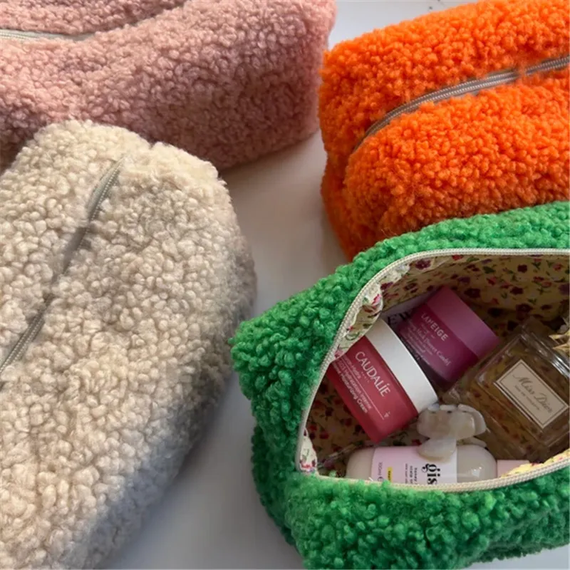 Large Capacity Teddy Velvet Cosmetic Bag Portable Cute Fluffy Makeup Pouch Travel Toiletry Storage Organizer Bag For Women