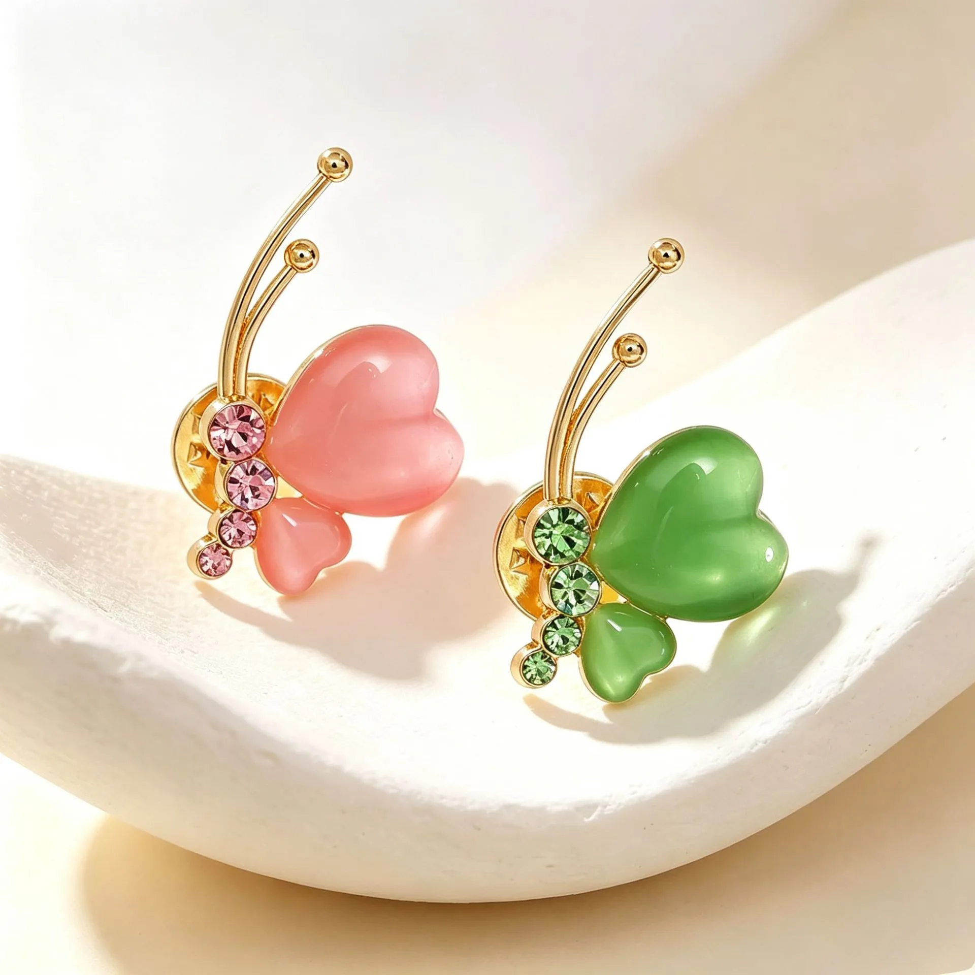 Exquisite Butterfly Brooch Rhinestone Alloy Anti-Glare Pin Fashion Elegant Suit Cardigan Accessories Jewelry For Women