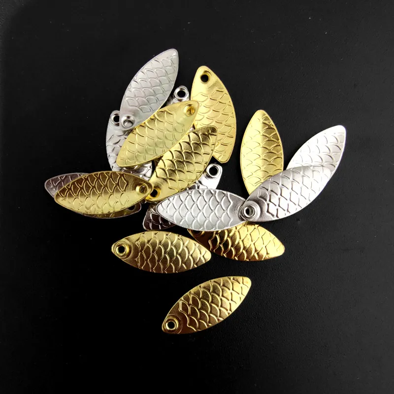 Masse Stahl Angelköder Klingen Weidenblatt Spinnerbait Fischschuppen Design Micro Angelköder Schnur Zubehör