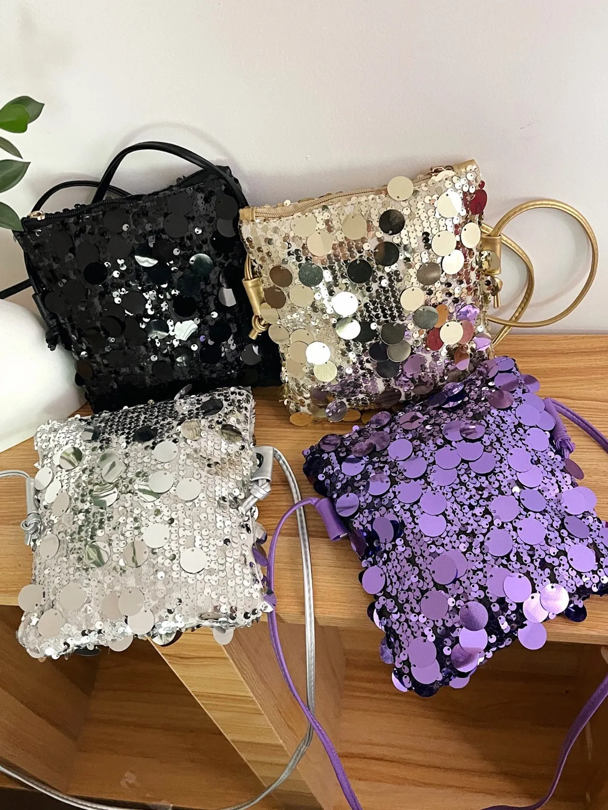 Damen Mode Glitzer Pailletten Mini Umhängetasche Handy Tasche Minimalistische PU Leder Kleine Quadratische Schultertasche Mit Kette