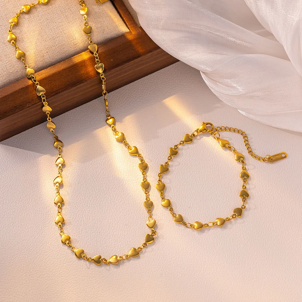 Französischer Luxus Titanstahl Herz Anhänger Halskette Ineinandergreifende Herzen Choker Kette Armband Schmuck Set Für Damen Täglich Accessoire Geschenk Gold