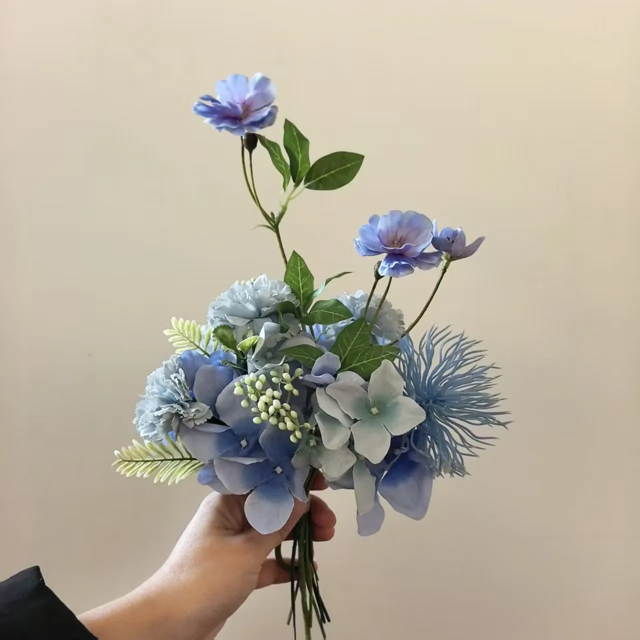 Modern Luxury Blue Artificial Silk Flower Bouquet With Hydrangea Rose Floral Arrangement For Home Decor Wedding Party