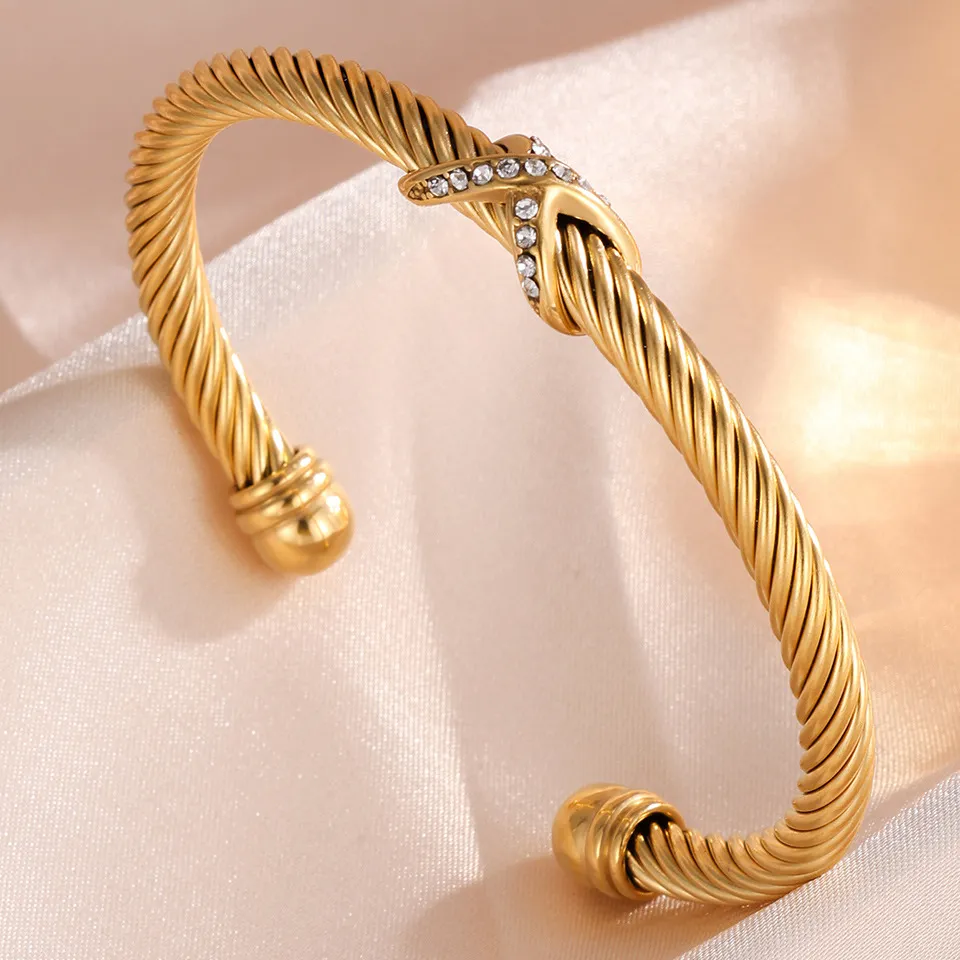 Minimalist Edelstahl Gedrehte Kabel Offener Armreif Für Damen Galvanisiert Strass X Kreuz Feines Muster Luxus Handschmuck