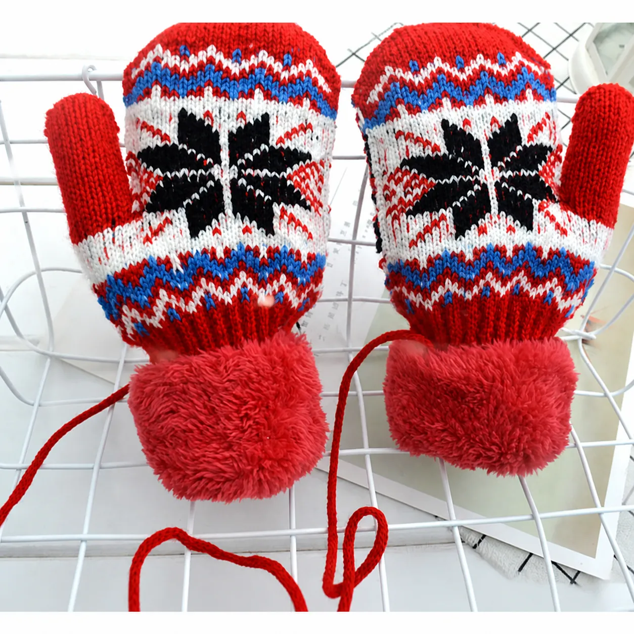 Guantes de Punto Cálidos de Invierno para Niños Lindo Patrón Geométrico de Copo de Nieve Puño de Felpa Con Cordón Mitones para Niños