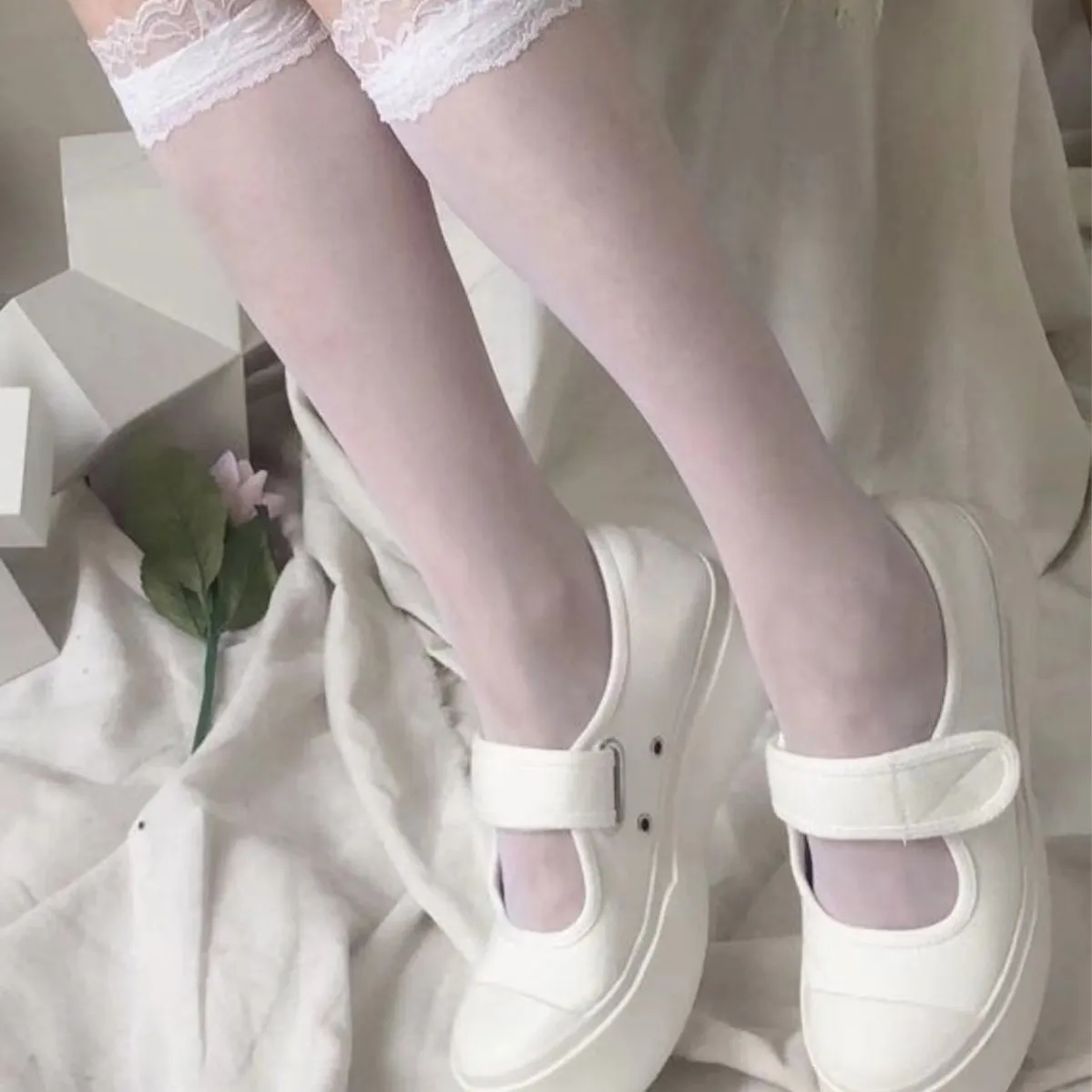 Women Summer Thin Sheer Lace Calf Socks Ruffled Trim Sweet JK Style Mid-Calf Hosiery White Black Fashion Apparel