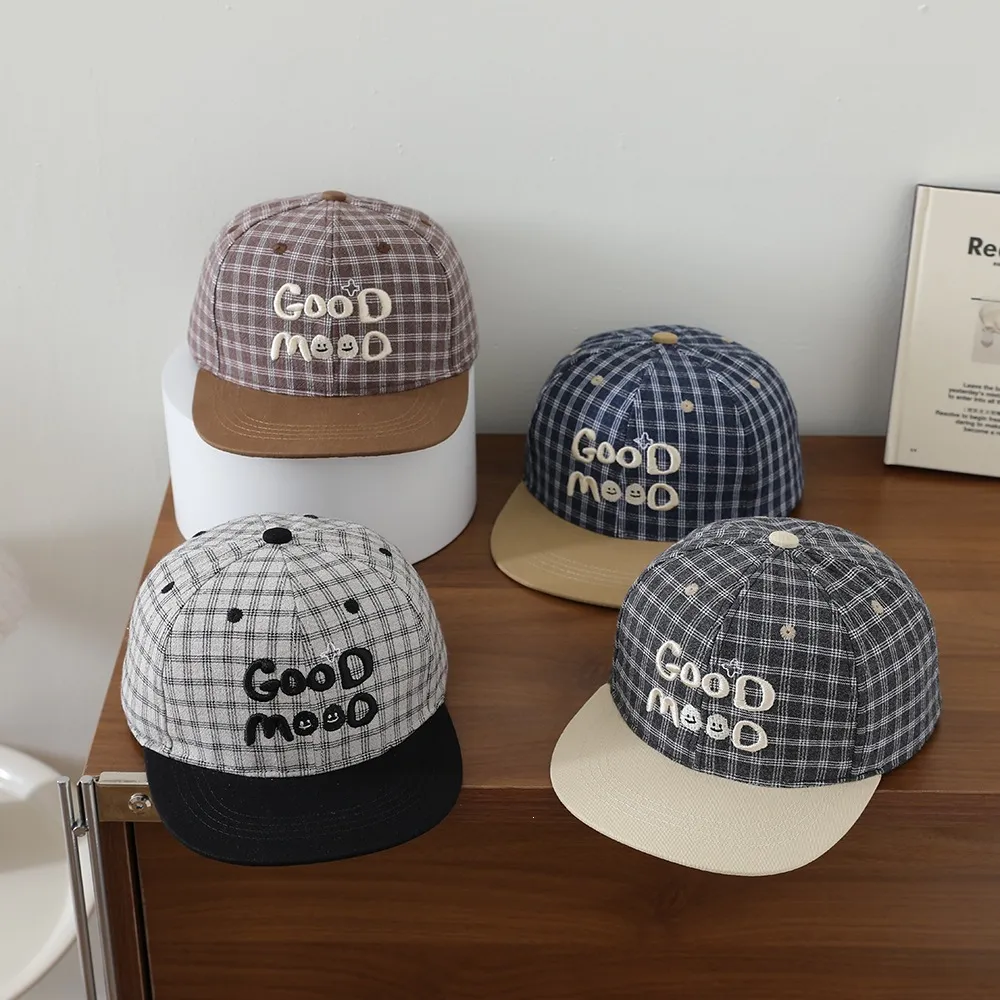 Gorra de Béisbol para Niños Ala Plana Sombrero Hip Hop Algodón A Cuadros Letra Bordada Protección Solar Al Aire Libre Sombrero Para Niños Niñas