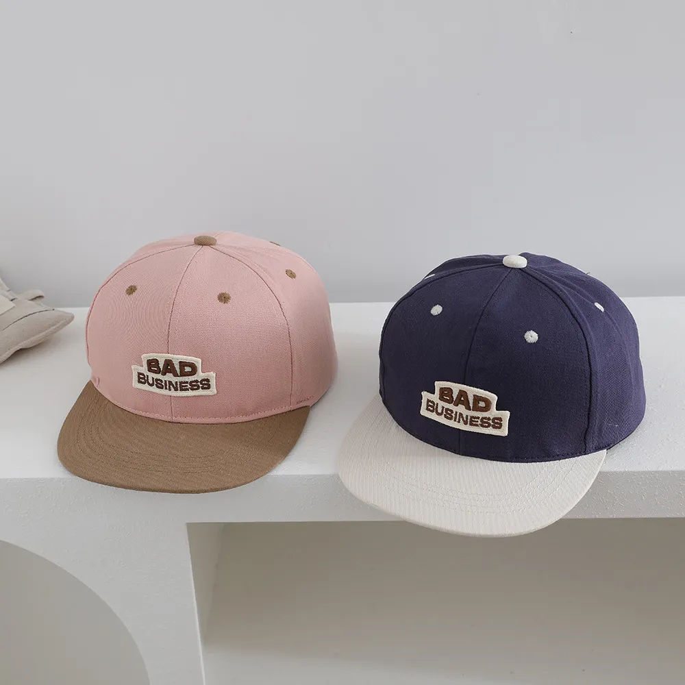 Gorra de Béisbol para Niños Algodón Lavado Color de Contraste Ala Plana Bordado de Letras Sombrero para Niños Niñas Protección Solar al Aire Libre