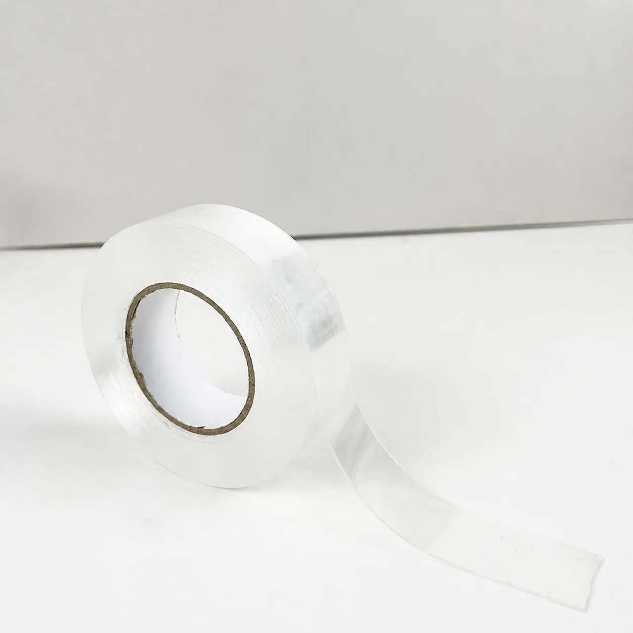 Ruban Adhésif Double Face Nano Transparent Sans Traces Lavable Adhésif Robuste pour Décoration de Mur de Photo à la Maison