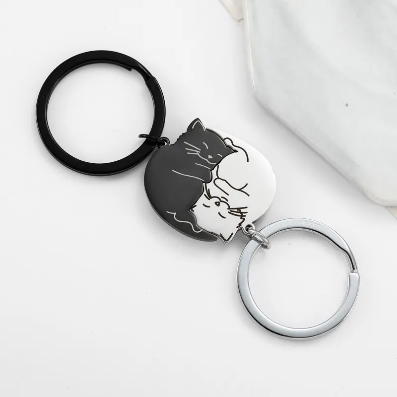 Paio di Portachiavi Gatto Nero e Bianco in Acciaio Inossidabile Minimalista Simpatico Cartone Animato Animale Coppia Portachiavi Moda Metallo Borsa Ciondolo Regalo
