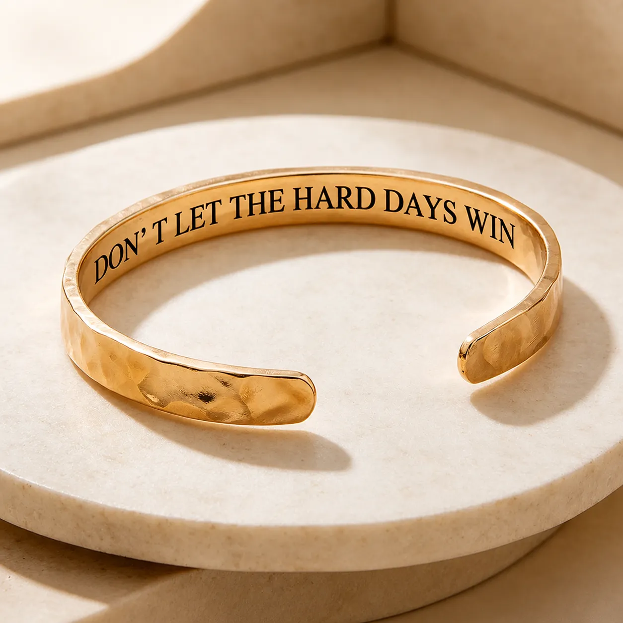 Pulsera Brazalete Abierta Martillada de Acero Inoxidable Impermeable Minimalista Geométrica Joyería para Hombres Mujeres