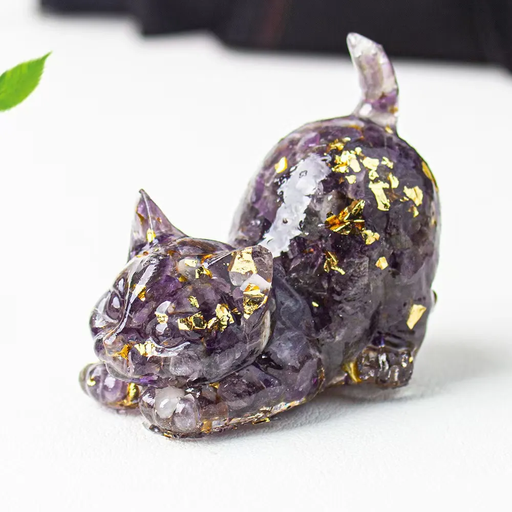 Statuetta di Gatto in Resina Epossidica con Ghiaia di Cristallo Naturale Simpatico Ornamento per Ufficio Desktop Decorazione Pietra Curativa