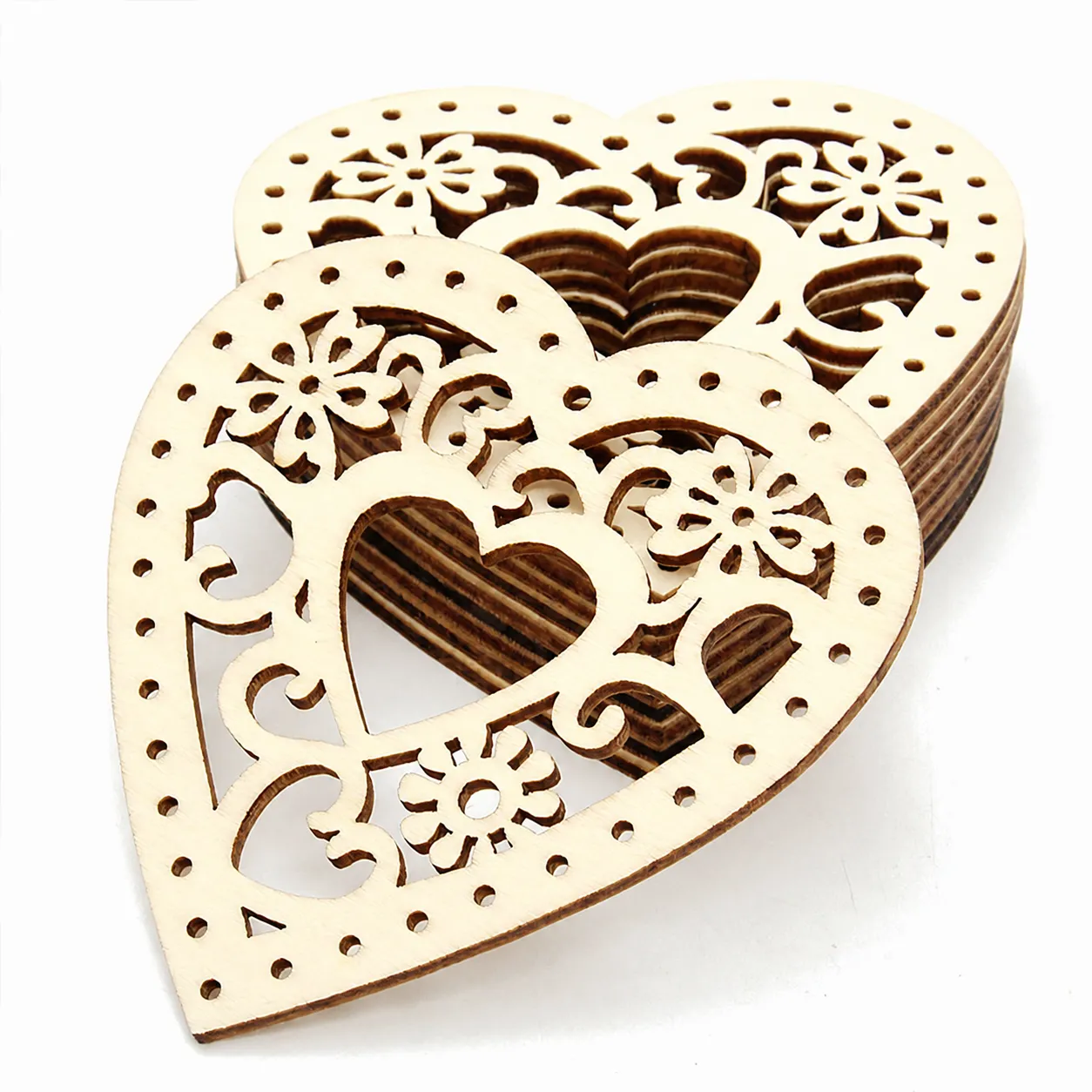 Pendentifs Suspendus en Forme de Cœur Creux en Bois Tranches de Bois Naturel Découpées Au Laser Avec Corde de Chanvre Pour Décoration de Fête de Mariage de Saint-Valentin
