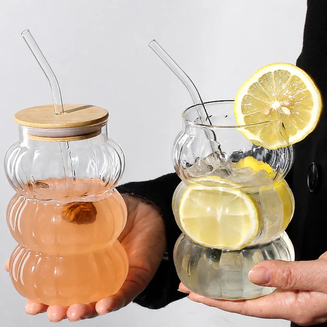 Tasse à Eau en Verre Borosilicaté Élevé Tumbler à Rayures Verticales Avec Paille et Couvercle en Bambou Verre Transparent pour la Maison