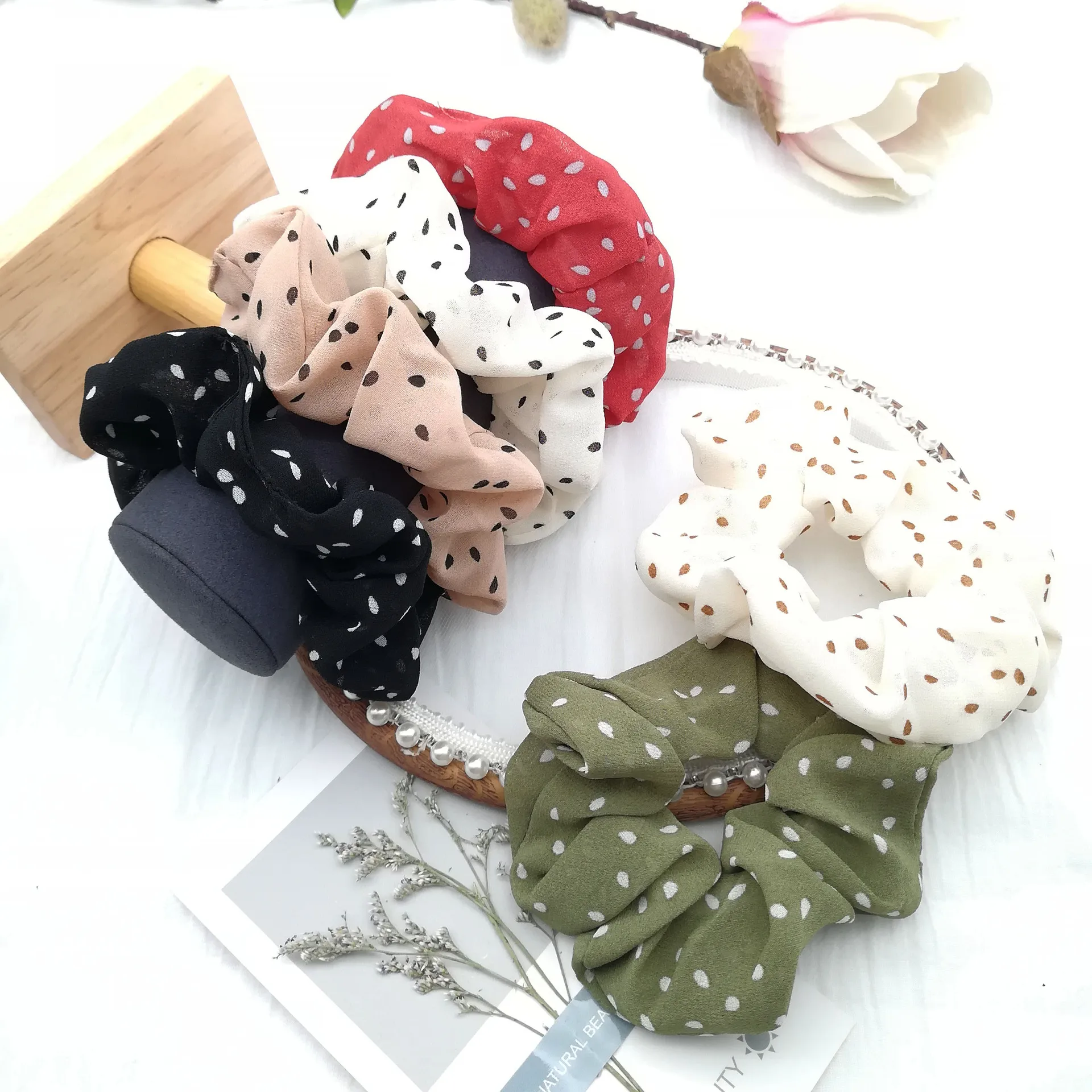 Chouchous en Tissu à Pois Élastiques pour Cheveux Bandes Élastiques Simples Style Fille de la Forêt Accessoires pour Cheveux Quotidiens pour Femmes Filles