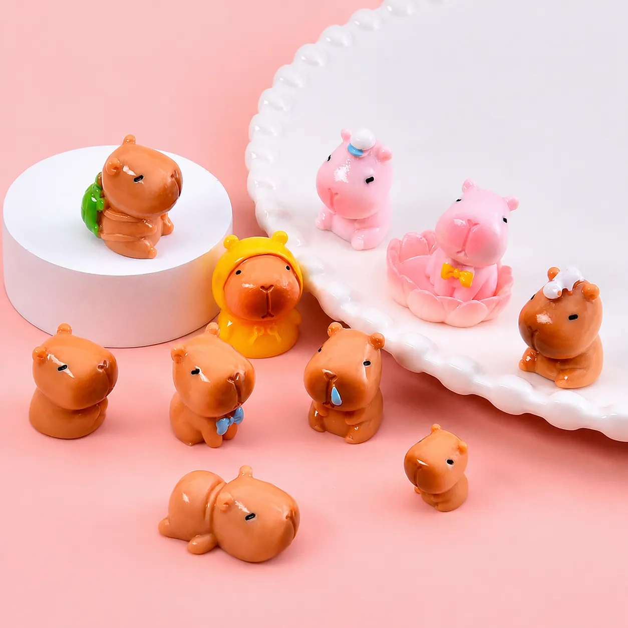 Cartoon Capybara Resin Miniature Figurines Cute Water Pig Charms For DIY Crafting Desktop Ornaments Phone Case Decoration Materials