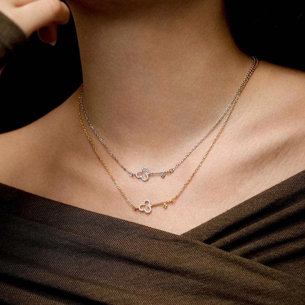 Women Stainless Steel Hollow Key Pendant Necklace Luxury Rhinestone Clavicle Chain Jewelry Elegant Daily Accessory Gift Gold Silver Plated
