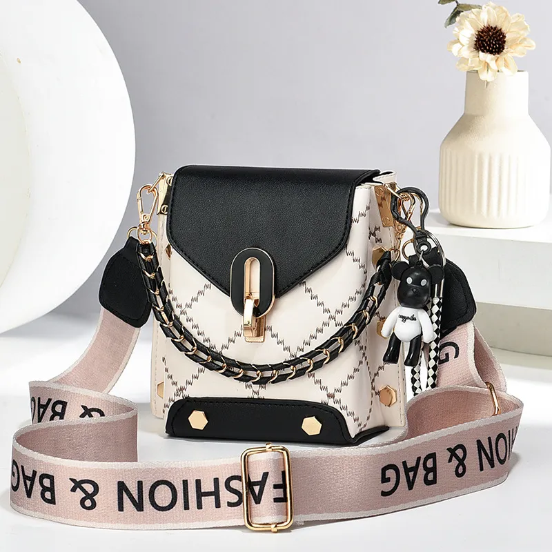 Women Fashion PU Leather Mobile Phone Crossbody Bag Lattice Pattern Color Block Small Shoulder Bag With Bear Pendant