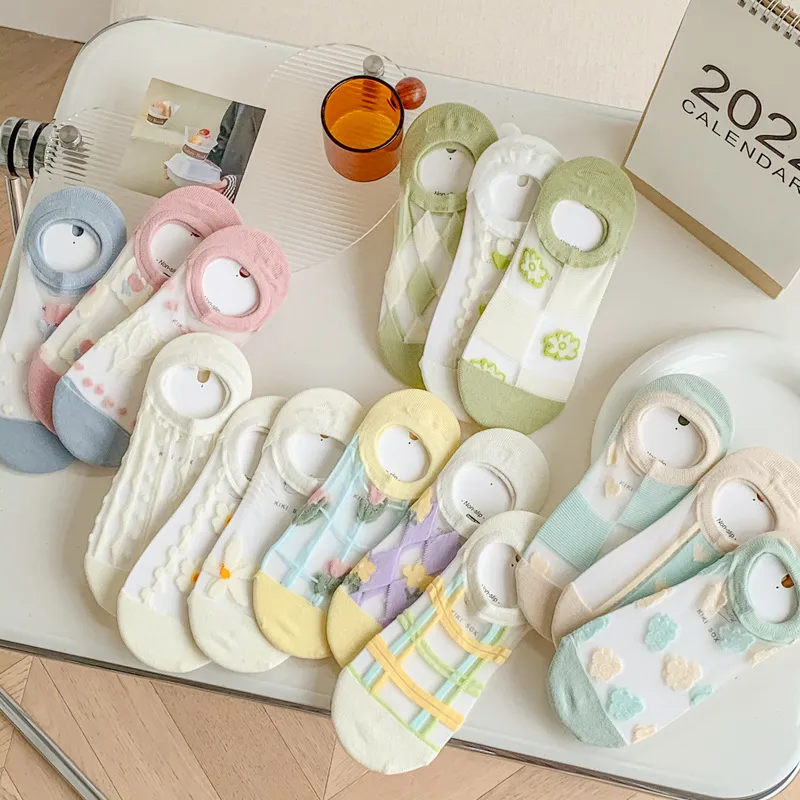 Women Cotton No Show Socks Thin Summer Low Cut Invisible Socks Non Slip Japanese Style Floral Heart Pattern Short Socks