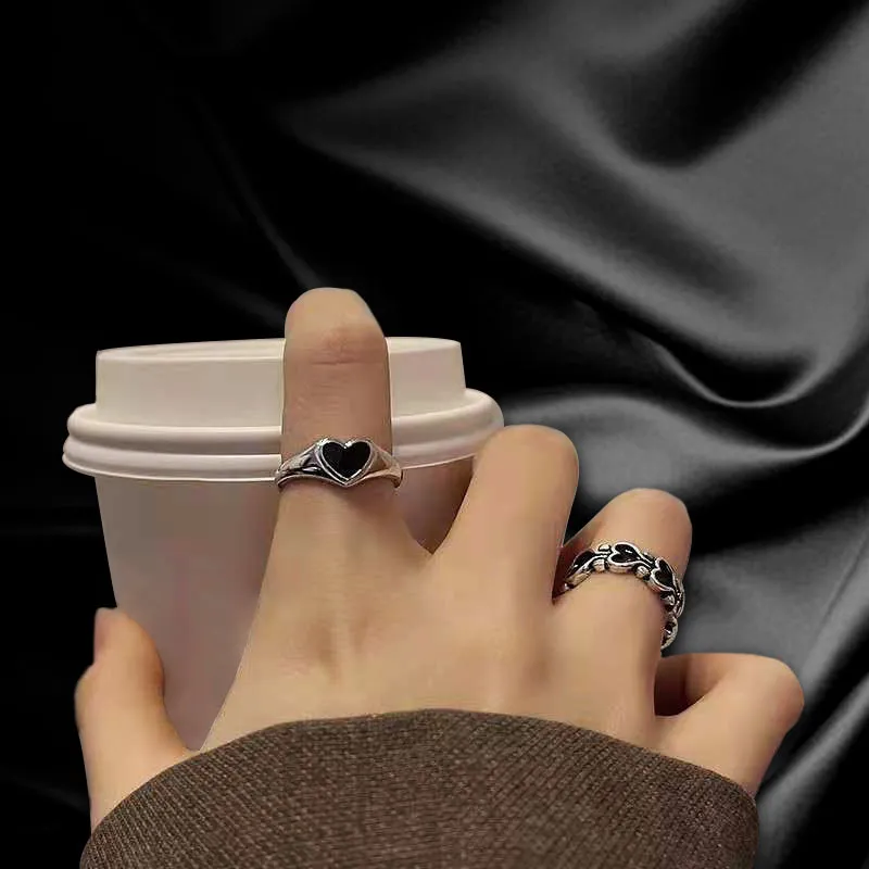 Vintage Silver-Plated Copper Black Heart Open Adjustable Ring For Women Men Hip-Hop Minimalist Cold Style Fashion Finger Ring Jewelry Gift
