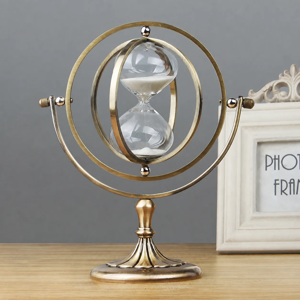 European Retro Rotating Globe Hourglass 15 Minutes Sand Timer Zinc Alloy Glass Vintage Desktop Ornament For Office Home Study Gift