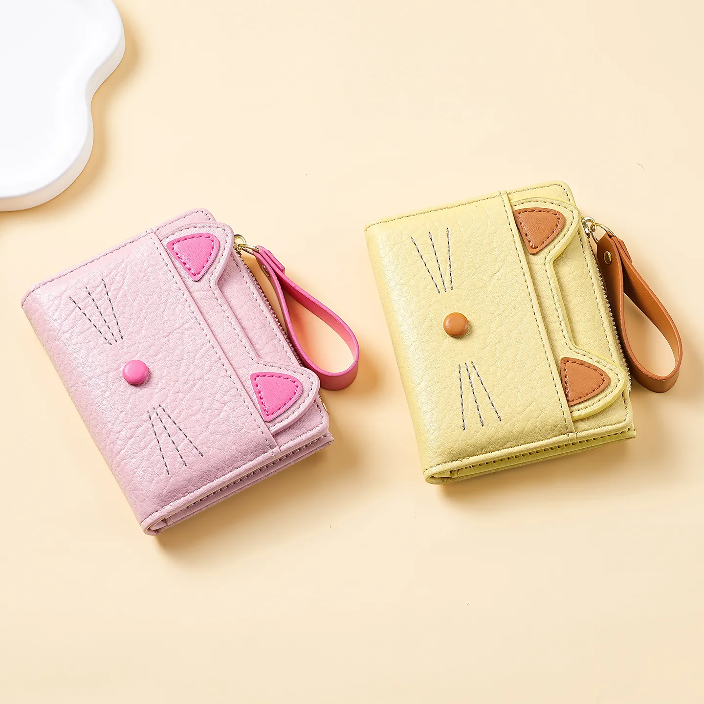 Mignon Chat de Dessin Animé Portefeuille Court pour Femmes en Cuir PU Avec Fermeture Éclair Pression Multi-Emplacements Brodé Porte-Monnaie