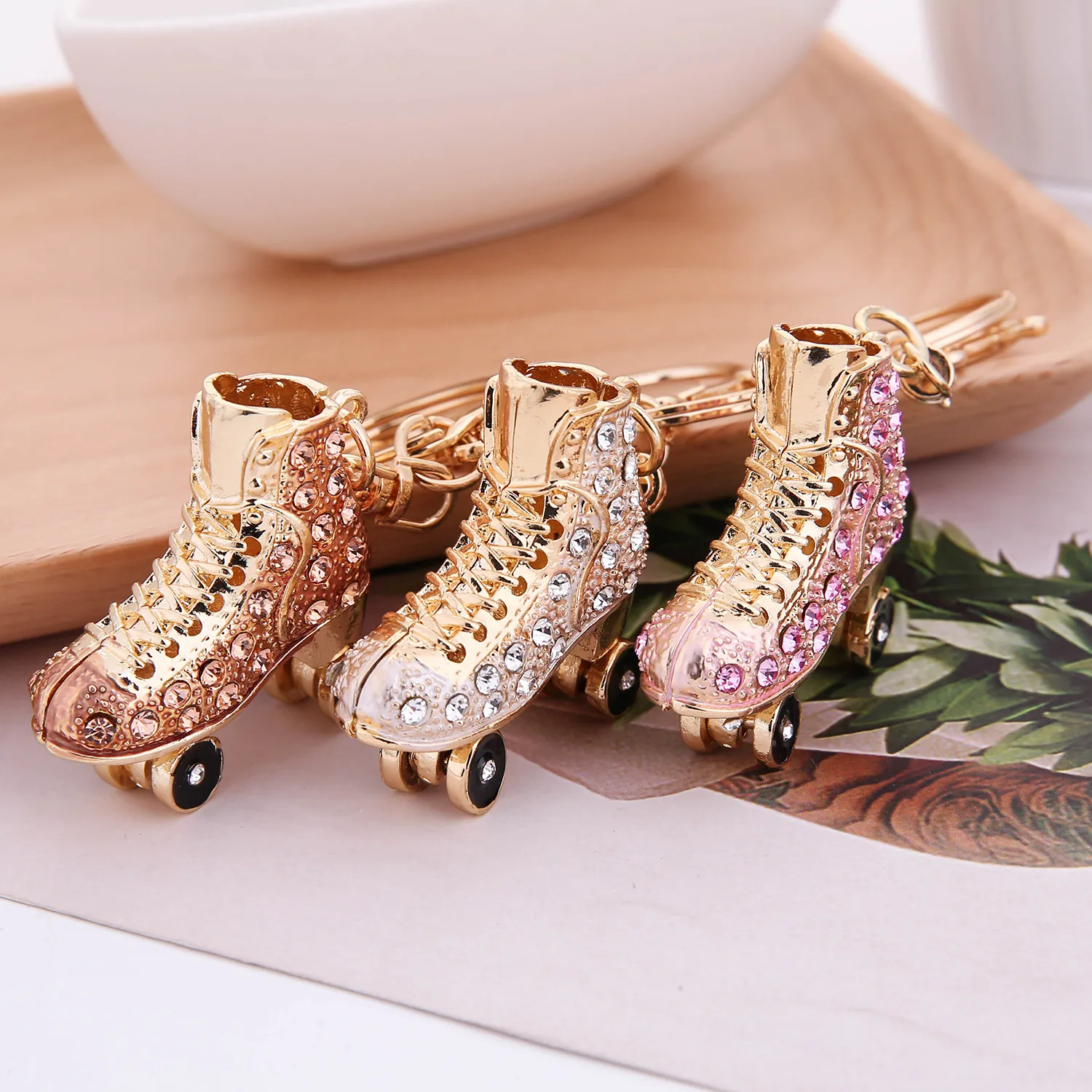Creative Roller Skate Keychain Alloy Rhinestone Inlaid Bag Pendant Skate Shoes Gold Metal Key Ring Ornament For Women Girls Gift