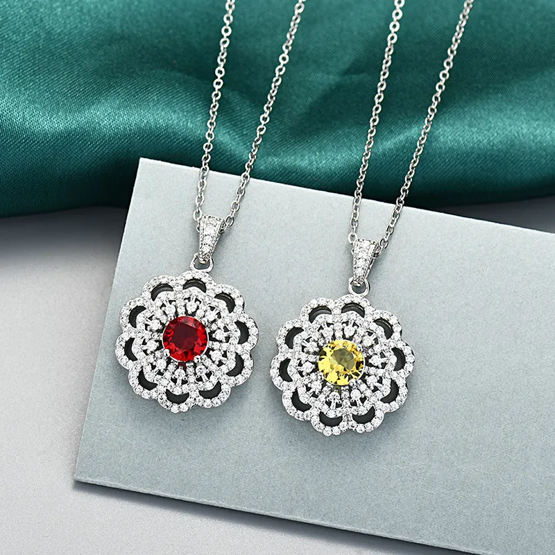Collier Pendentif Tournesol en Acier Inoxydable de Luxe pour Femme Incrusté de Zirconia Strass Chaîne de Clavicule Bijoux
