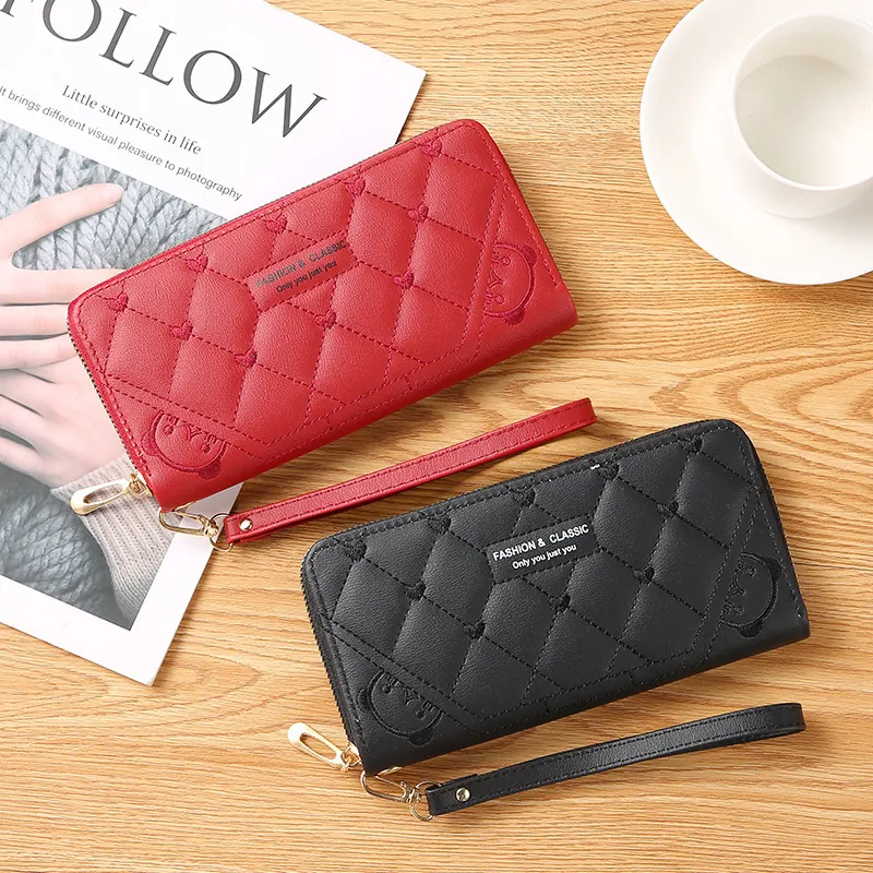 Damen Lange Reißverschluss Geldbörse PU Leder Gestepptes Herzmuster Bärenstickerei Große Kapazität Clutch Mit Handgelenkschlaufe