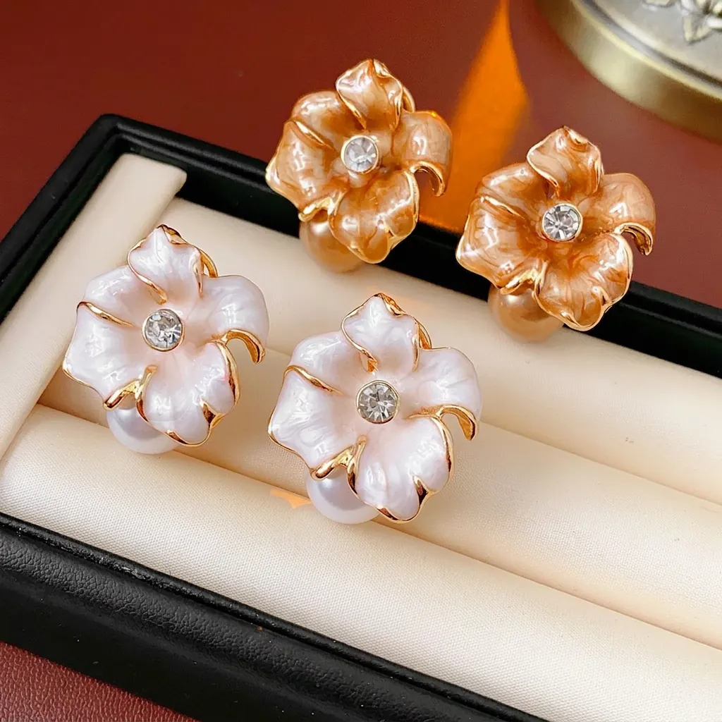 Boucles D'oreilles Pendantes Fleurs Künstliche Perles Alliage Émail Strass Avec Silver Earring Post Bijoux Rétro Élégants Pour Femmes