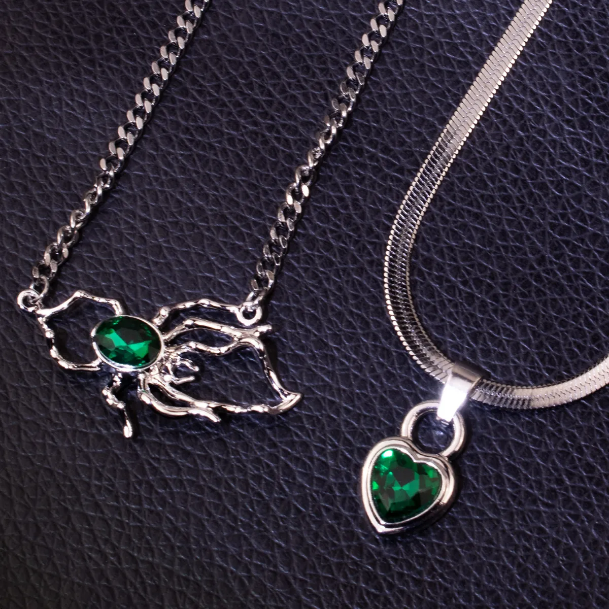 Green Rhinestone Heart And Spider Pendant Multilayer Necklace Alloy Metal Gothic Vintage Jewelry For Women