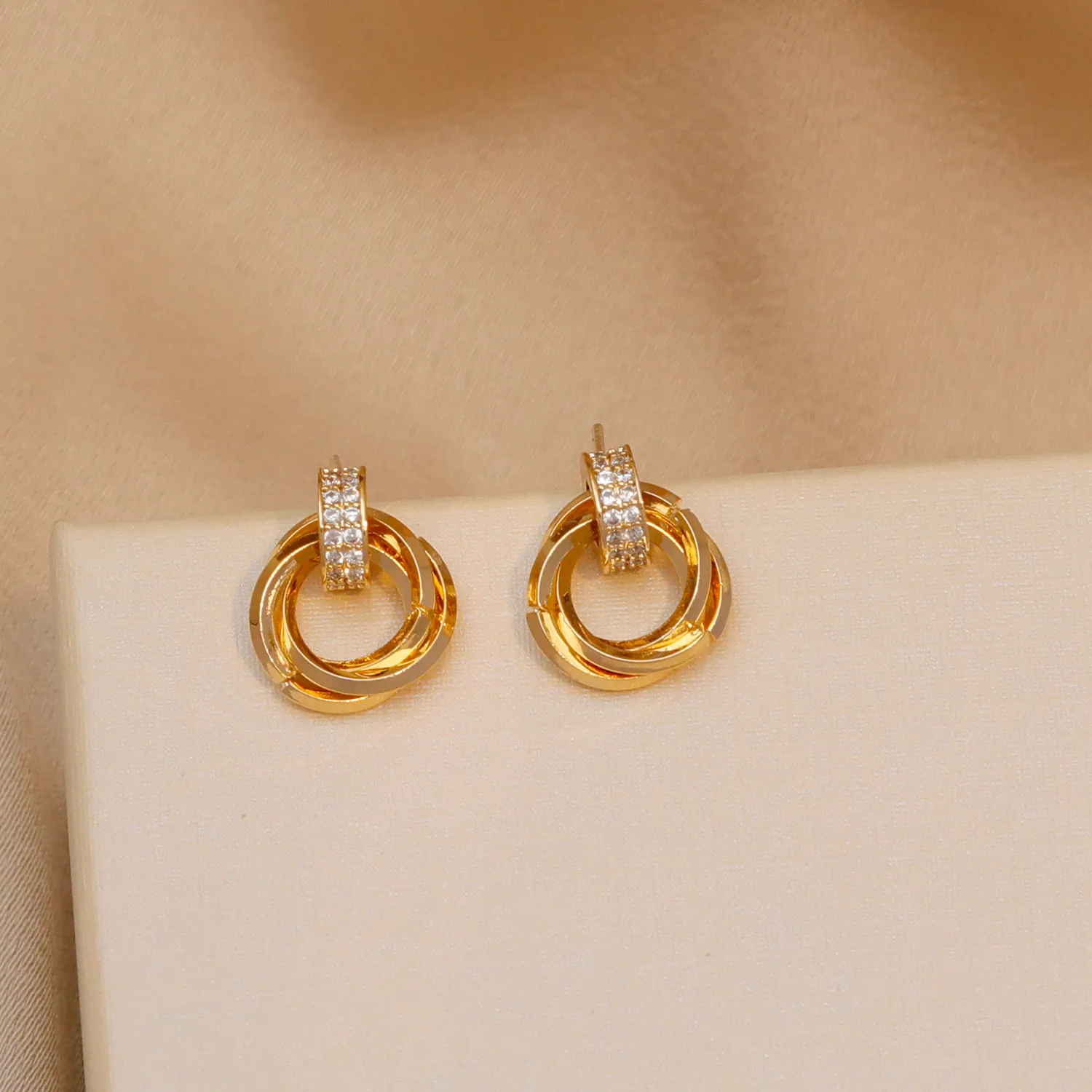 Interlocking Three Ring Stud Earrings With Cubic Zirconia And 925 Sterling Silver Earring Post Gold Plated Jewelry
