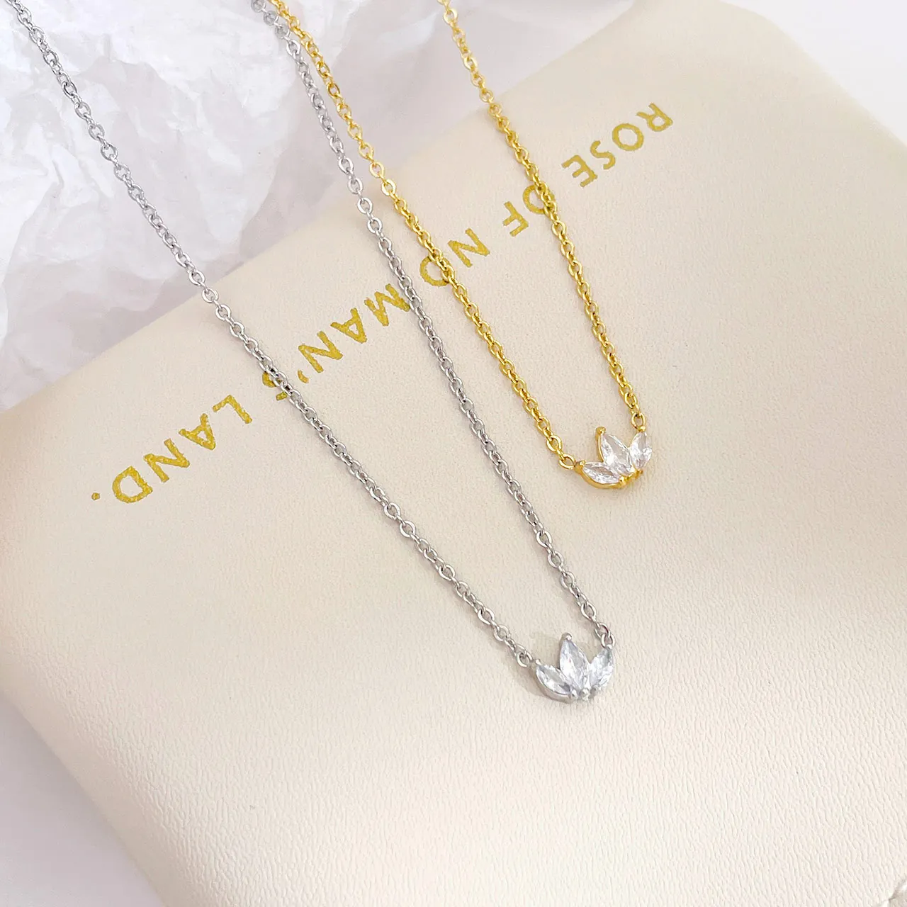 Elegant Pendant Necklace Titanium Steel With Marquise Zirconia Clover Flower Design Minimalist Clavicle Chain Jewelry For Women