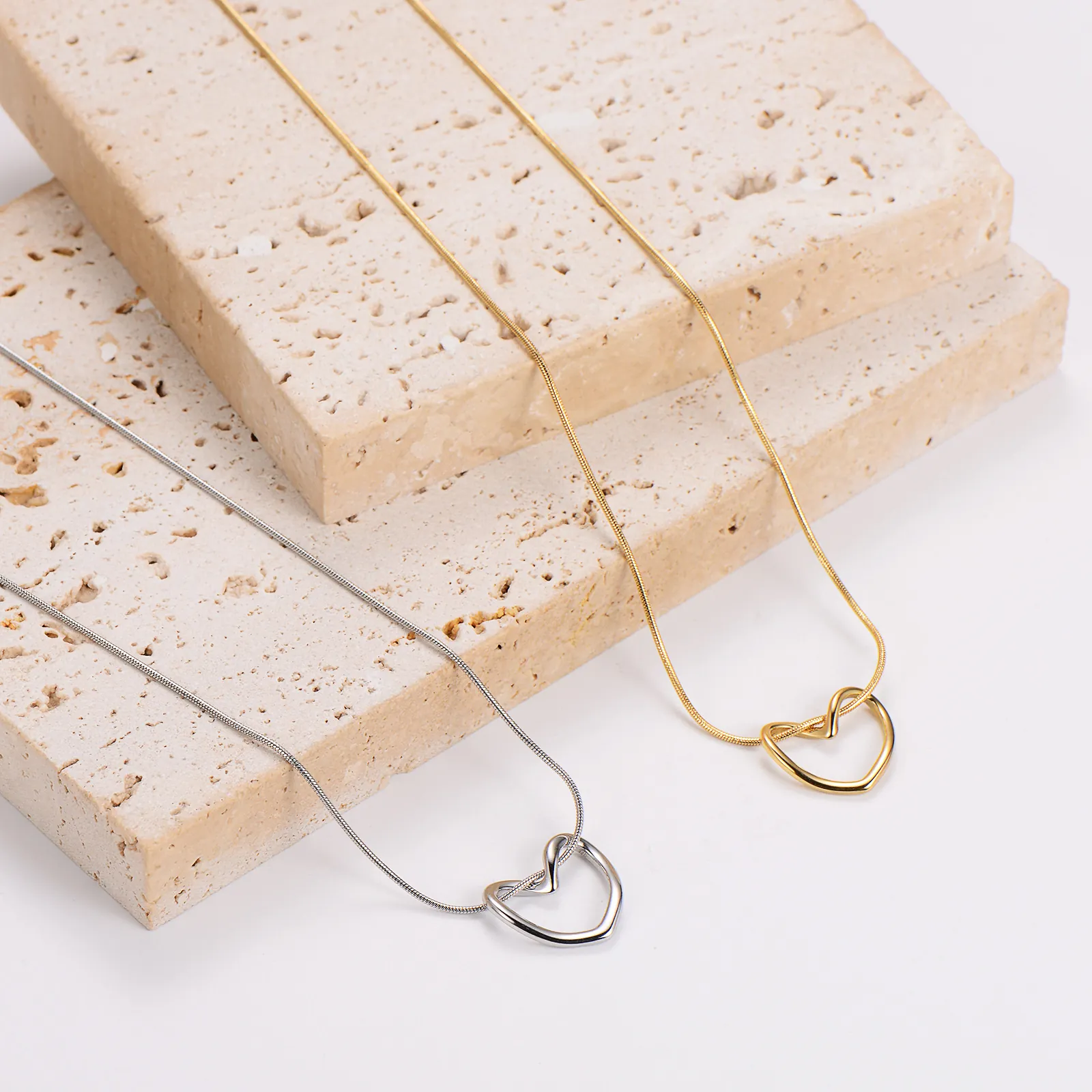 Hollow Heart Pendant Necklace 304 Stainless Steel Snake Chain Minimalist Clavicle Chain Jewelry For Women