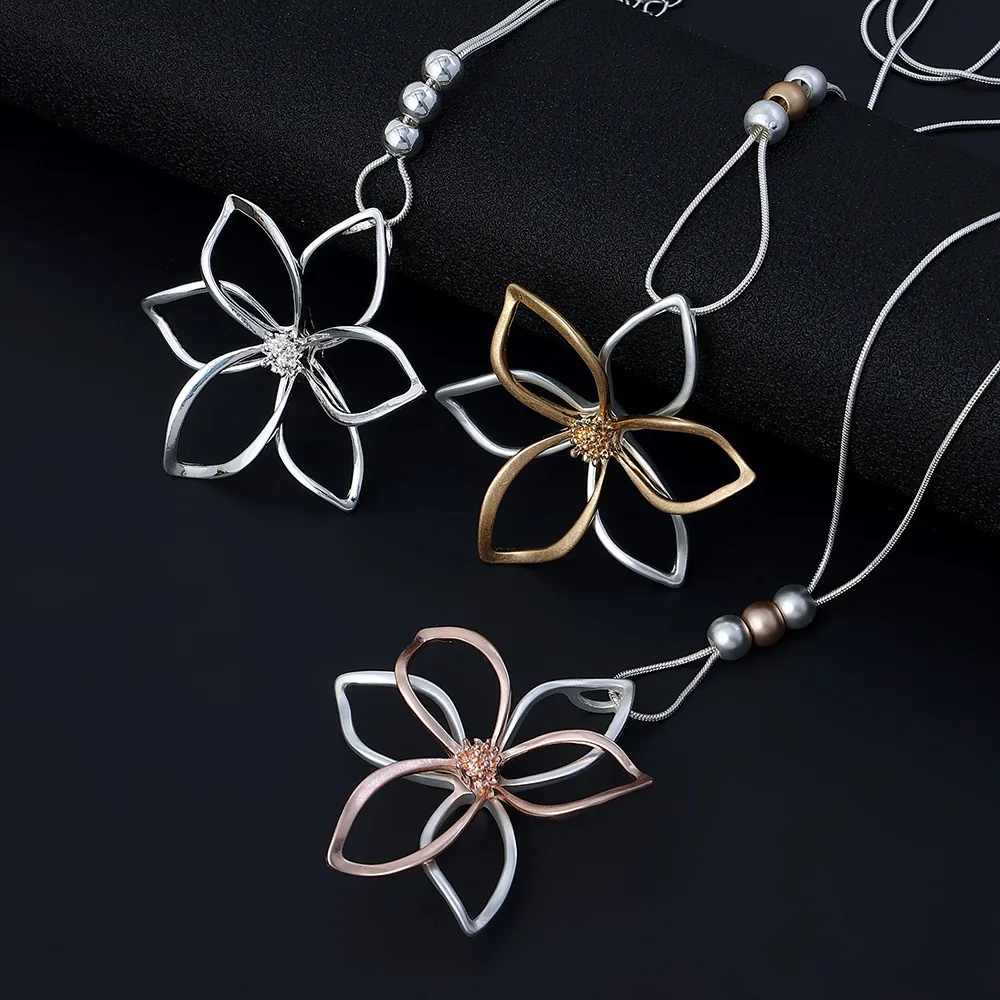Hollow Flower Pendant Necklace Alloy Layered Snake Chain Adjustable Sweater Chain For Women Simple Fashion Jewelry
