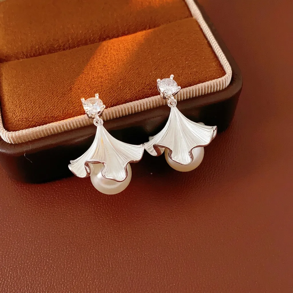 Boucles D'oreilles Pendantes Ginkgo Vintage Français Avec Künstliche Perle Blanche Zircon Et Tige En Argent Bijoux Élégants