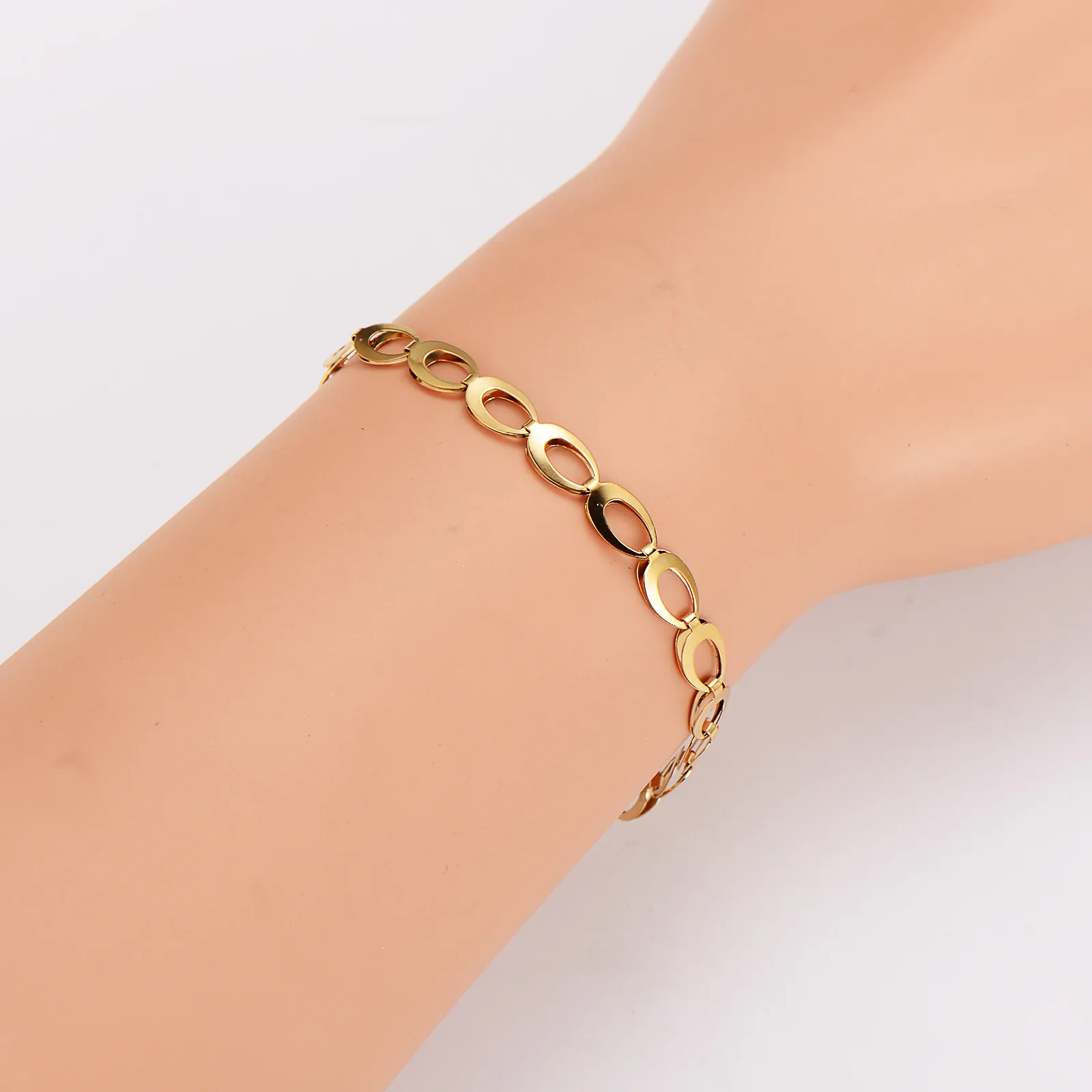 Bracciale A Maglie Ovali Minimalista Placcato Oro 18K Acciaio Inossidabile 304 Catena Impilabile Geometrica Per Donna