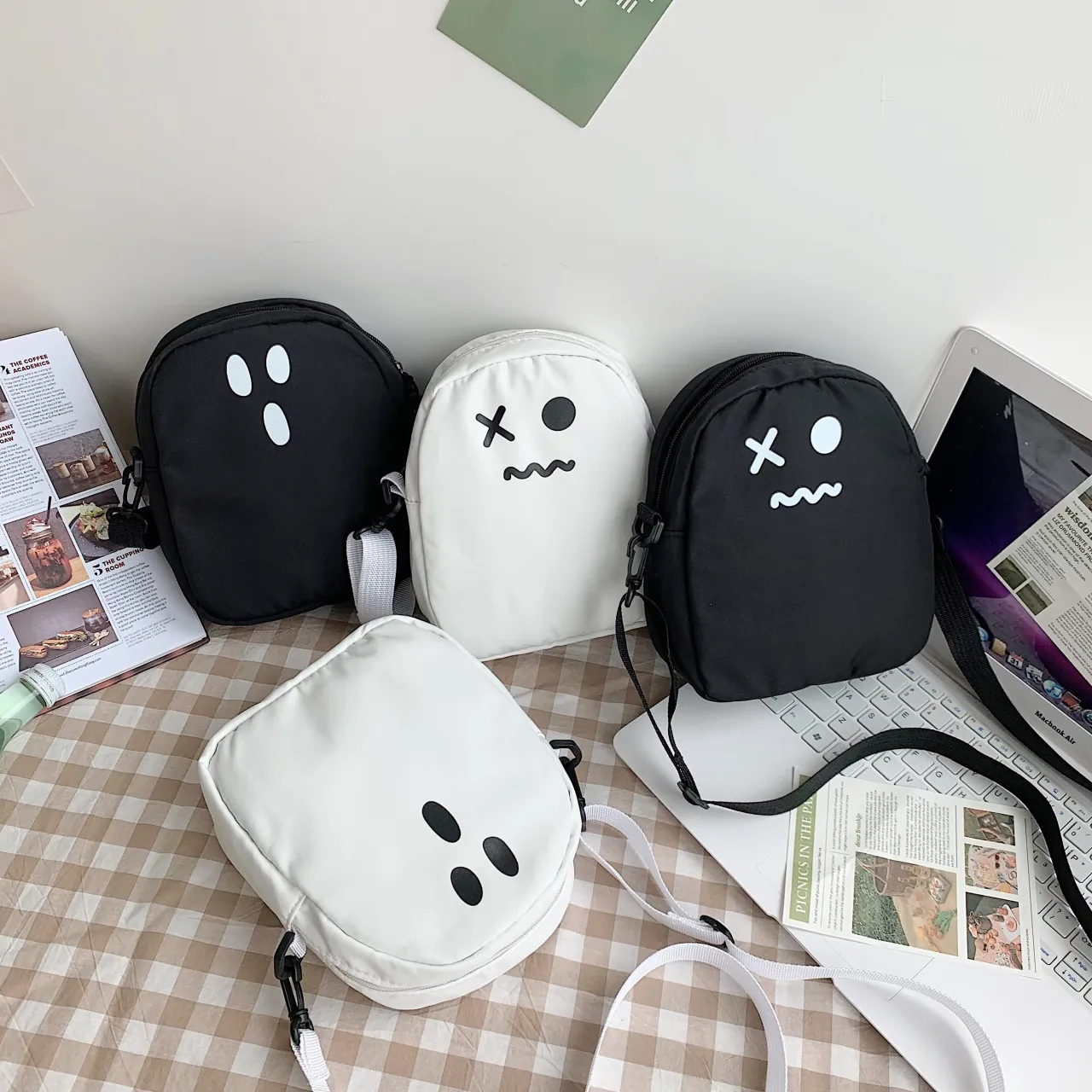 Mini Sac Bandoulière Nylon Imprimé Expression Fantôme Dessin Animé Style Harajuku Japonais Petit Sac À Épaule Pour Filles Étudiants
