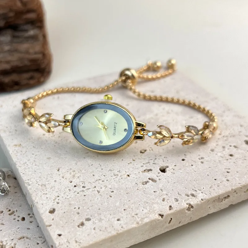 Women Bracelet Watch Oval Dial Leaf Rhinestone Inlaid Metal Band Adjustable Quartz Elegant Luxury Wristwatch