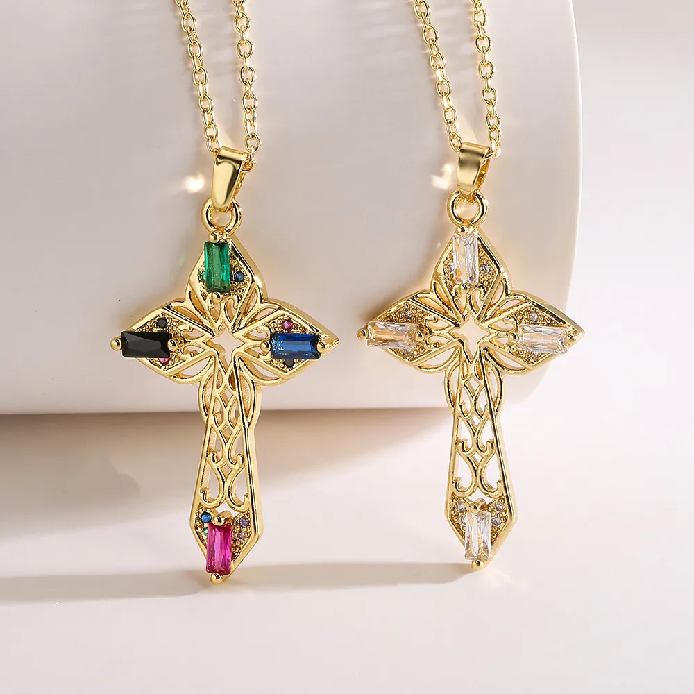 Collier Avec Pendentif Croix Cuivre Plaqué Or 18K Zircon Coloré Bijoux Géométriques Creux Pour Femme Style Occidental