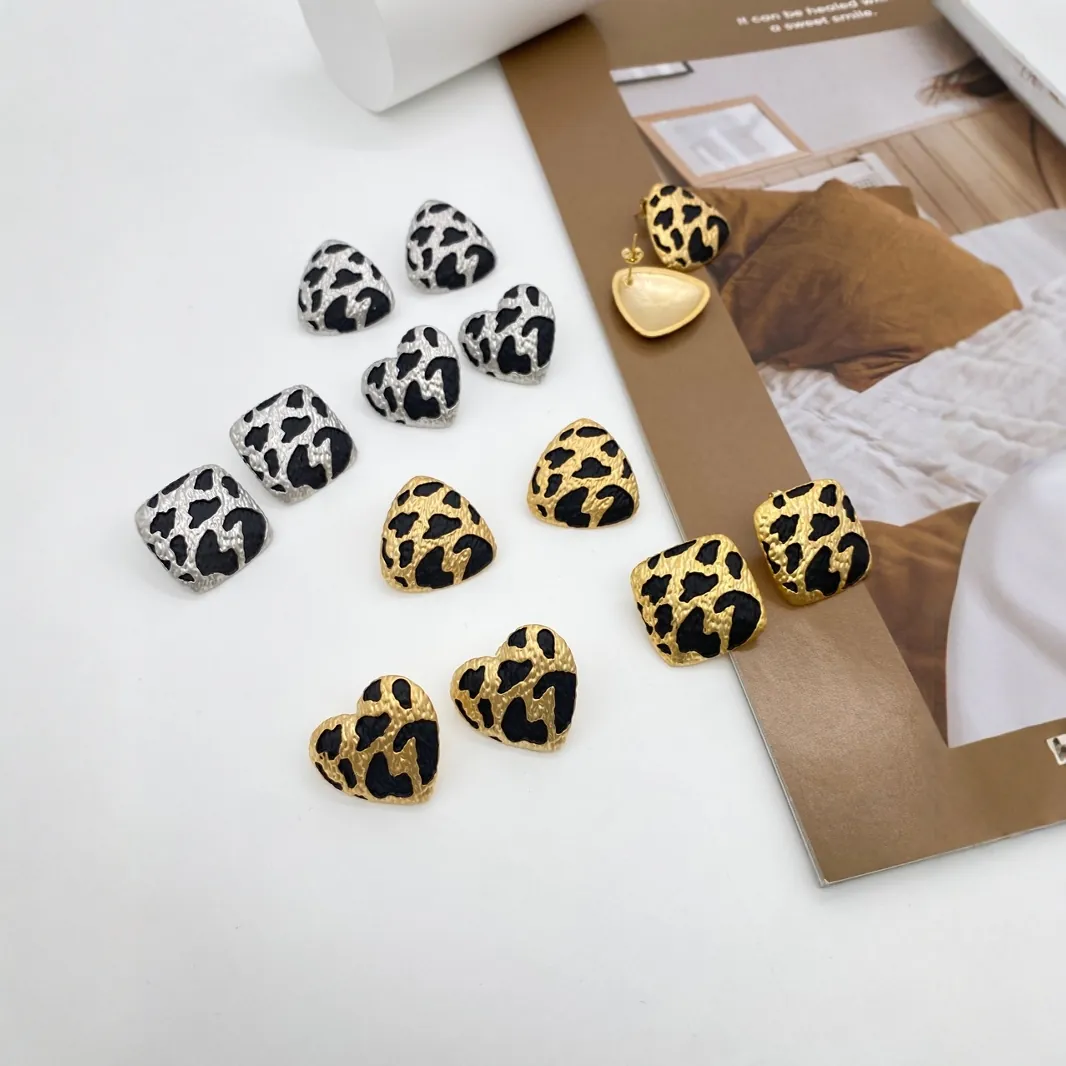 Vintage Korean Leopard Print Geometric Stud Earrings For Women Gold Silver Alloy Heart Square Triangle Fashion Retro Jewelry