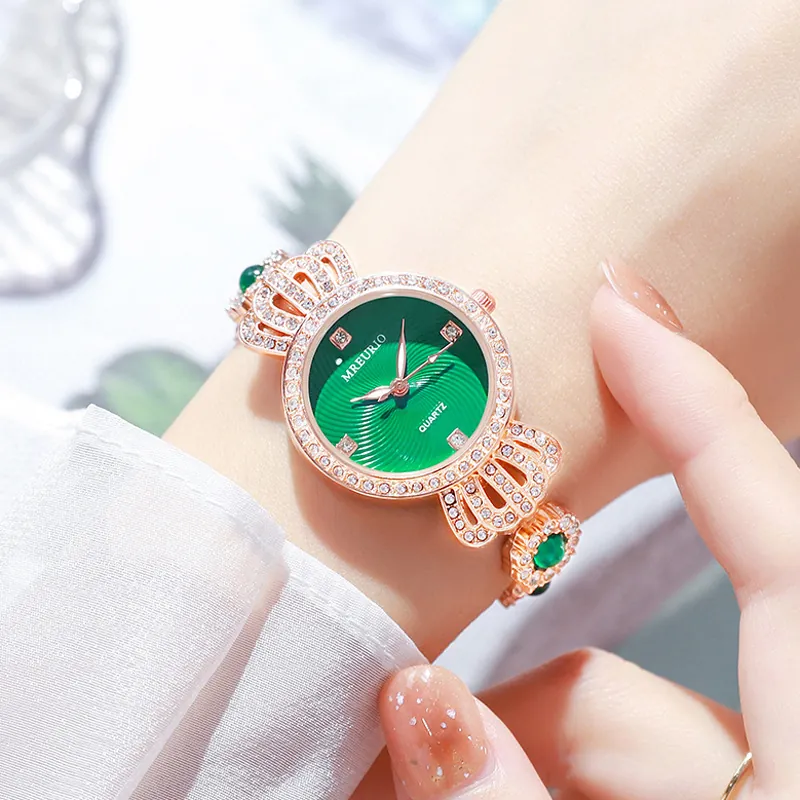Luxurious Rose Gold Alloy Rhinestone Women Quartz Watch Green Sunray Dial Fashion Ladies Bracelet Watch Elegant Jewelry Watch