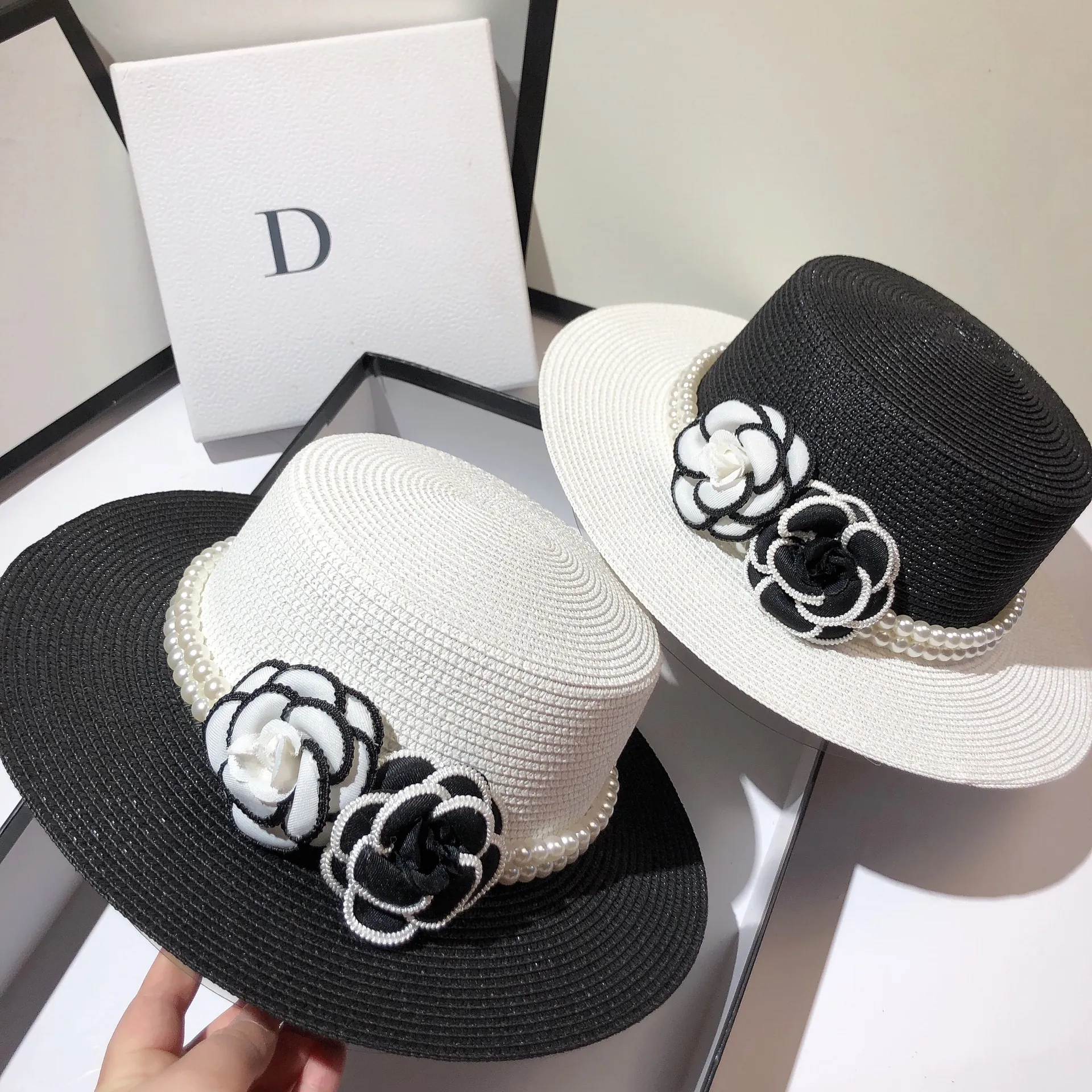 Boater Straw Hat With Camellia Flower And Faux Artificial Pearl Wide Brim Contrast Color Elegant Sun Hat For Women Vintage Style