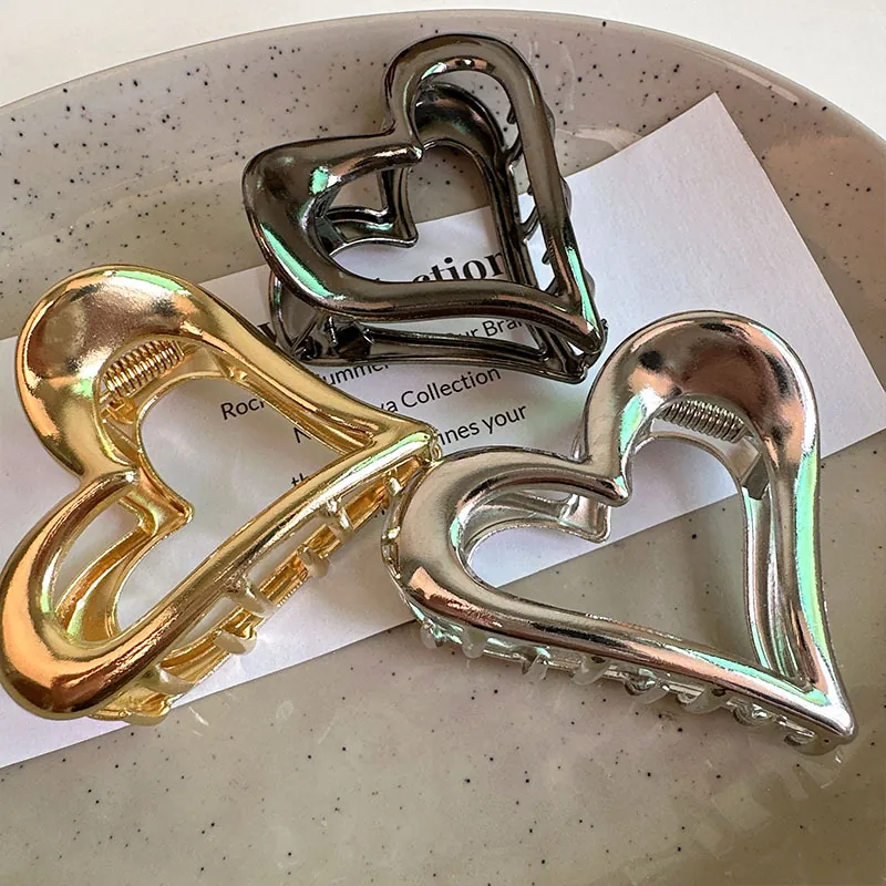 Heart Shaped Hollow Metal Hair Claw Clip Elegant Alloy Shark Clip Geometric Hairpin For Women