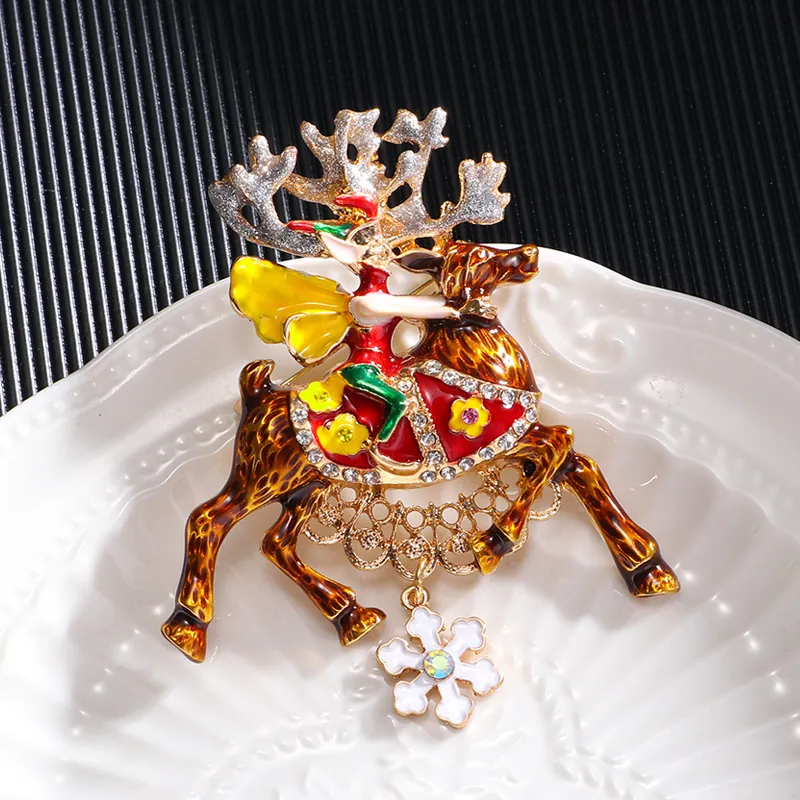 Vintage Christmas Reindeer Elf Brooch Pin For Women Men Multicolor Zinc Alloy Enamel Rhinestone Snowflake Pendant Festive Party Jewelry Gift