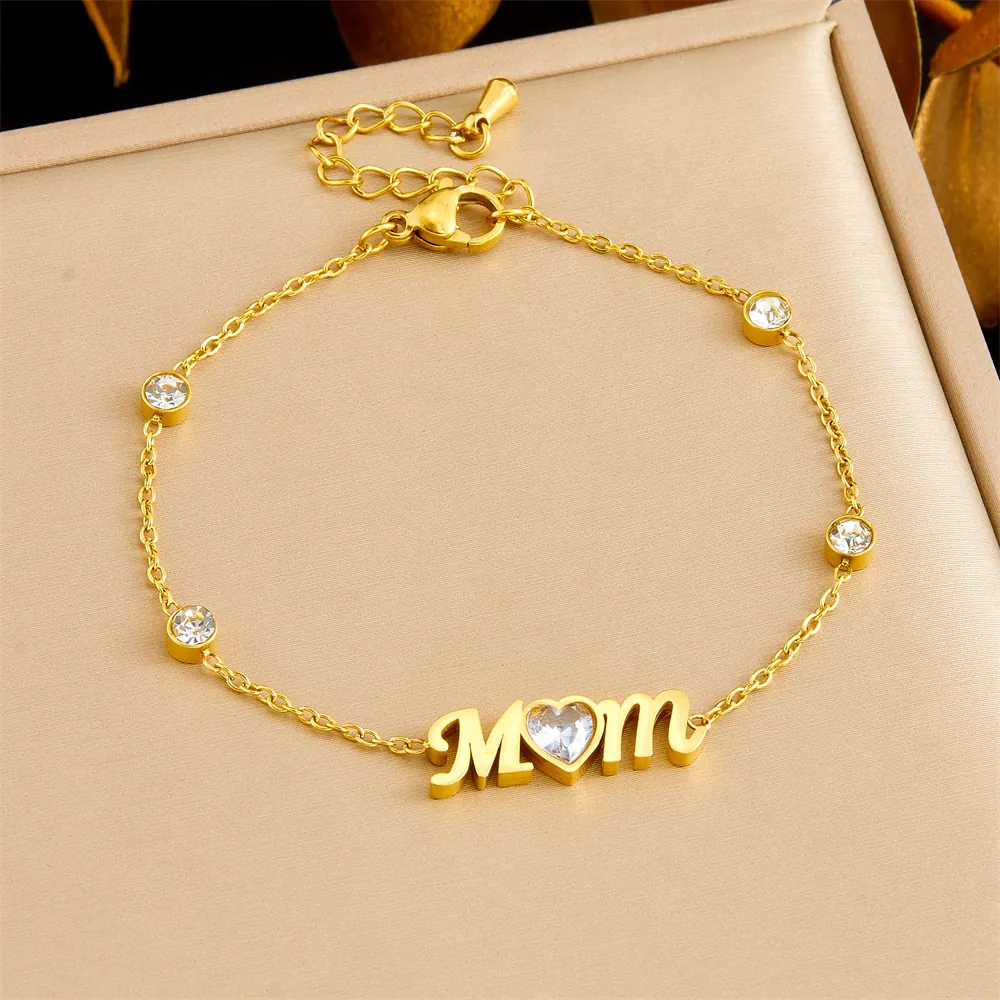 Bracelet En Acier Inoxydable Plaqué Or Avec Lettre Mom Et Zirconium Cubique En Forme De Coeur Bijoux Pour Femmes