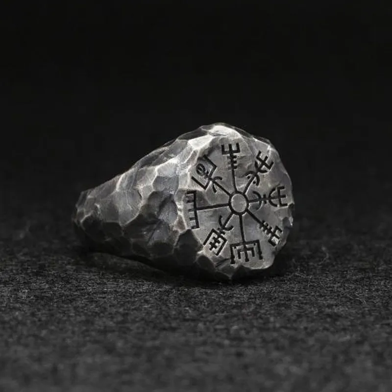 Vintage Viking Compass Rune Ring For Men Alloy Hammered Texture Punk Gothic Mythology Totem Band Ancient Silver Tone