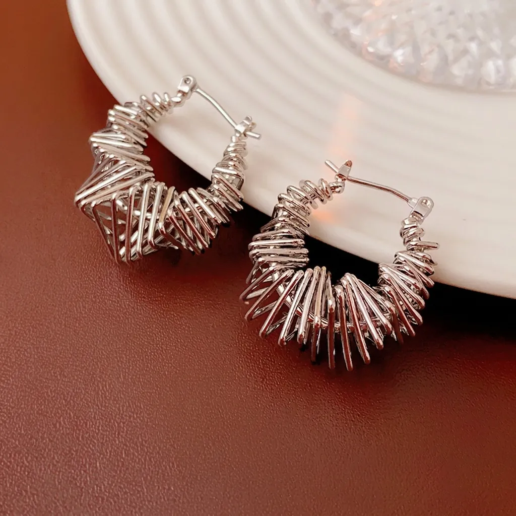 Dreieckige Hohle Gefaltete Kreis Reifen Ohrring Schnalle Kupfer Mit Stahl Ohrringstecker Moderne Geometrische Für Damen